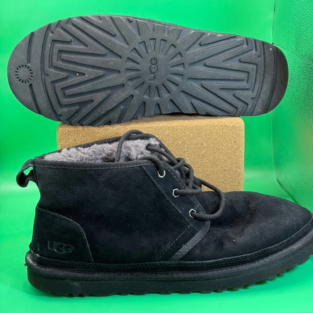 UGG Neumel 3236 Wool Lined Chukka Boots Mens 12 Black Suede Lace Up Wicking Shoe
